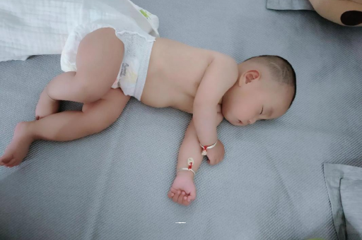 乐平怀孕多久肚子会胀气